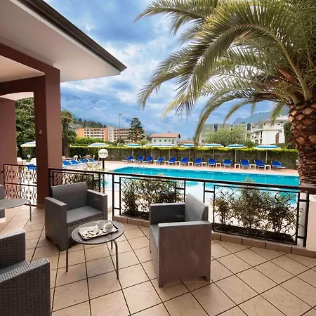 Sunlake 3* Riva del Garda