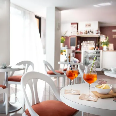 Giuliana Hotel 3*